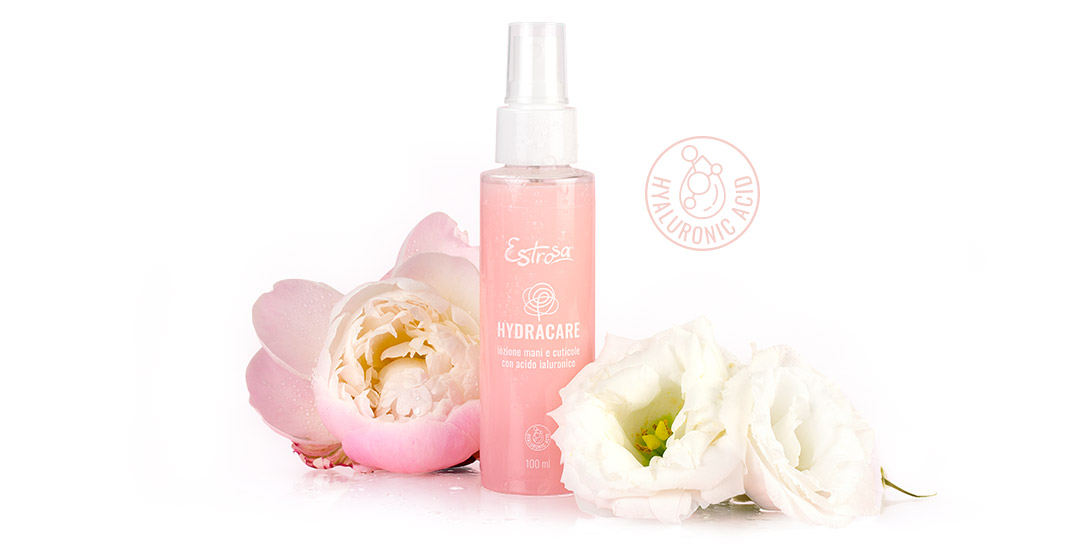 Applicazione lozione spray mani e cuticole Hydracare Estrosa – idratazione profonda e pelle morbida