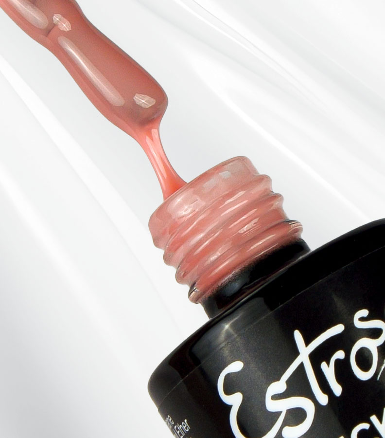 Offerte Black Friday Estrosa Nails: smalti semipermanenti e prodotti professionali per unghie in sconto fino al 