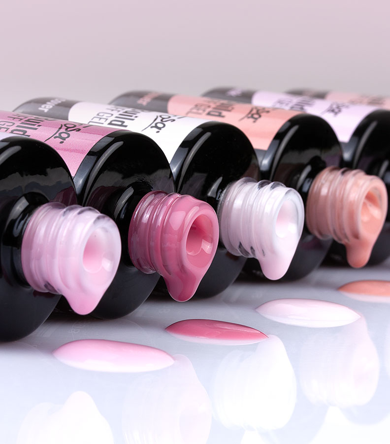 Ricostruzione unghie con Fast Build Soak Off Gel Estrosa, effetto naturale e professionale